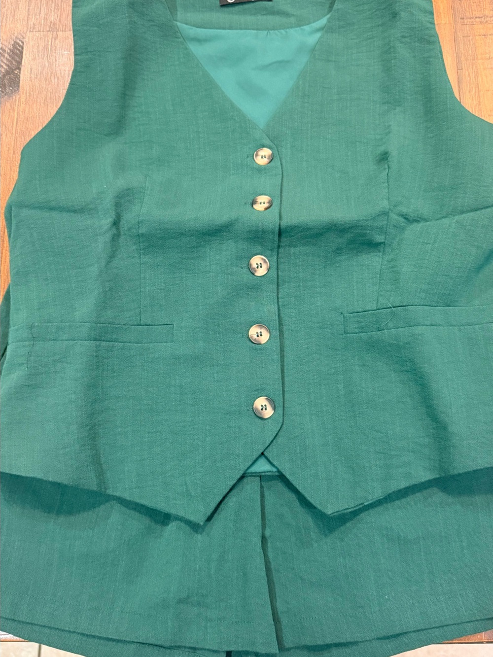 Women's Green Linen-Blend 2 pieces set with Vest with Button Front and shorts
